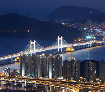 Upplyst skyline i Busan