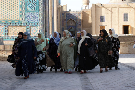 Kvinnor på gatan i Samarkand