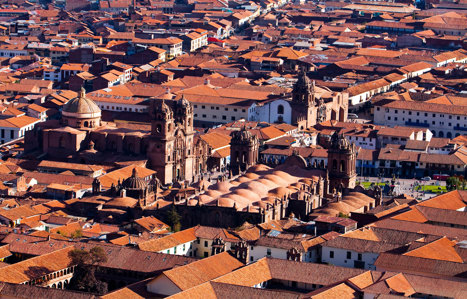 Staden Cuscos gamla stadsdel sedd från ovan.