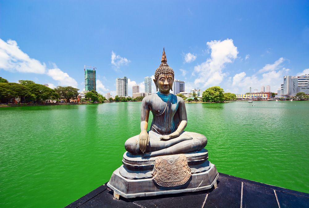 Buddha i stadsmiljö Colombo