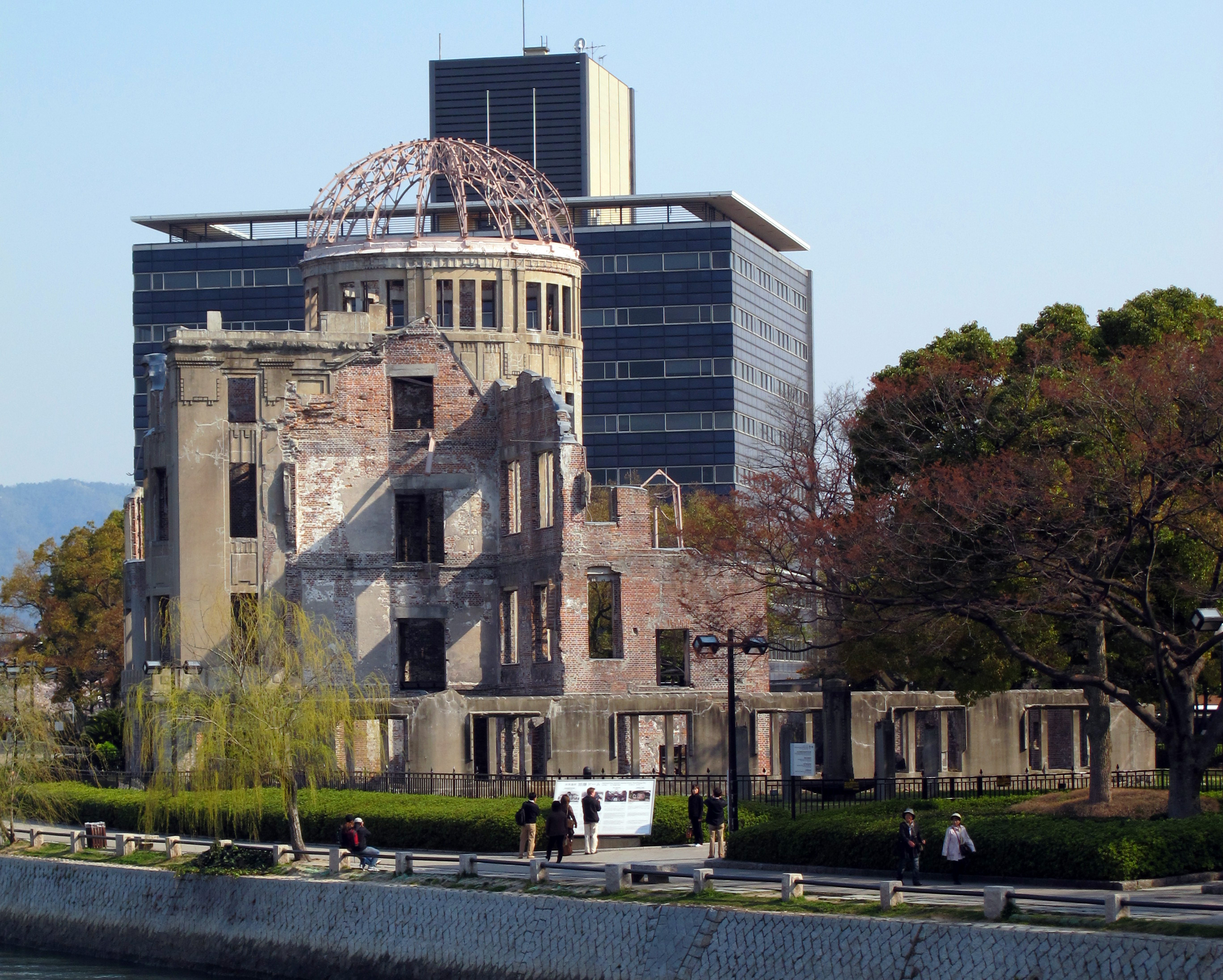 Gammal och ny byggnad