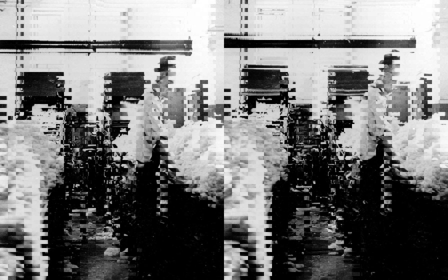 På bilden syns den gamla textilfabriken i Nääs