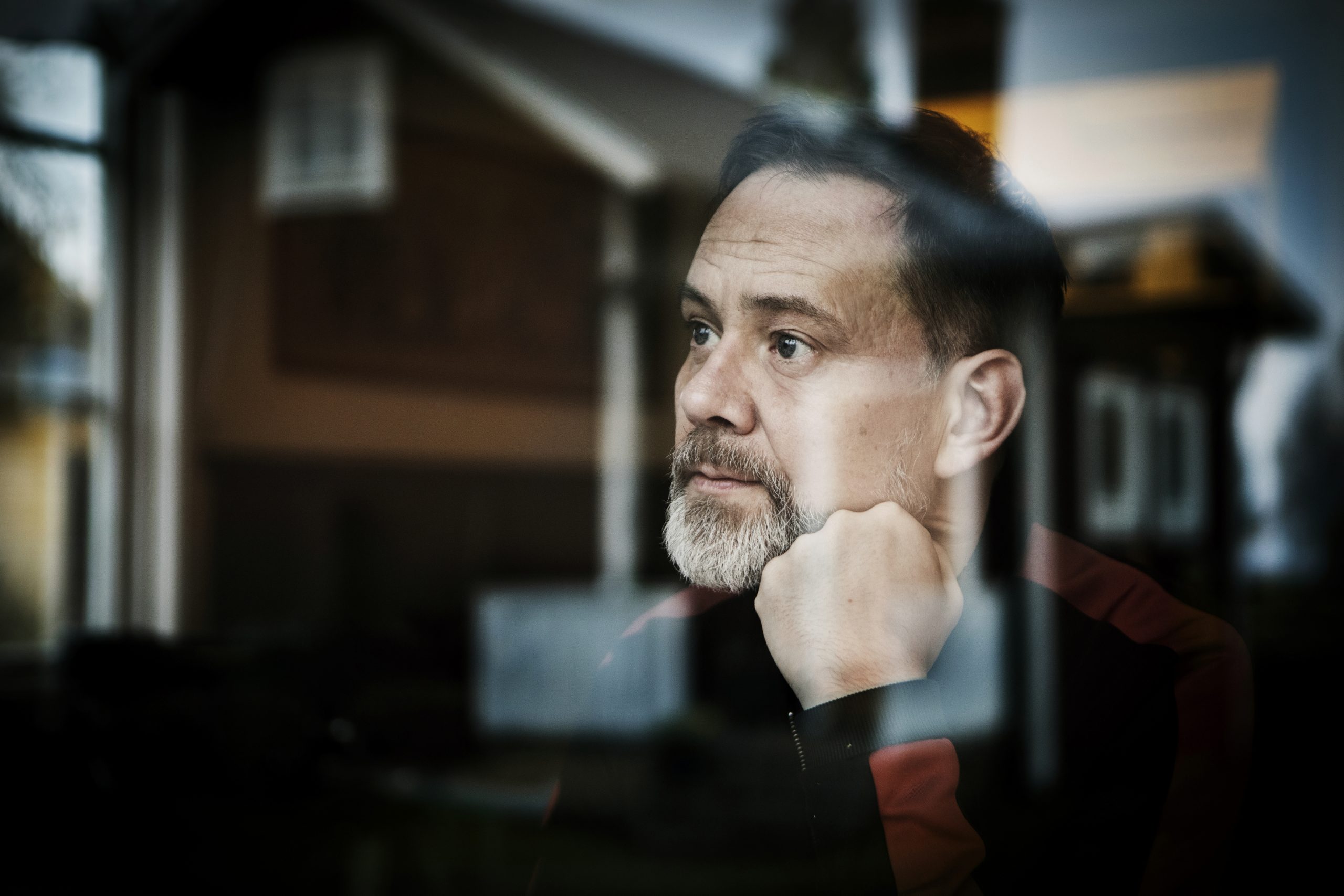 På bilden ser man författaren och serieskaparen Mats Jonsson