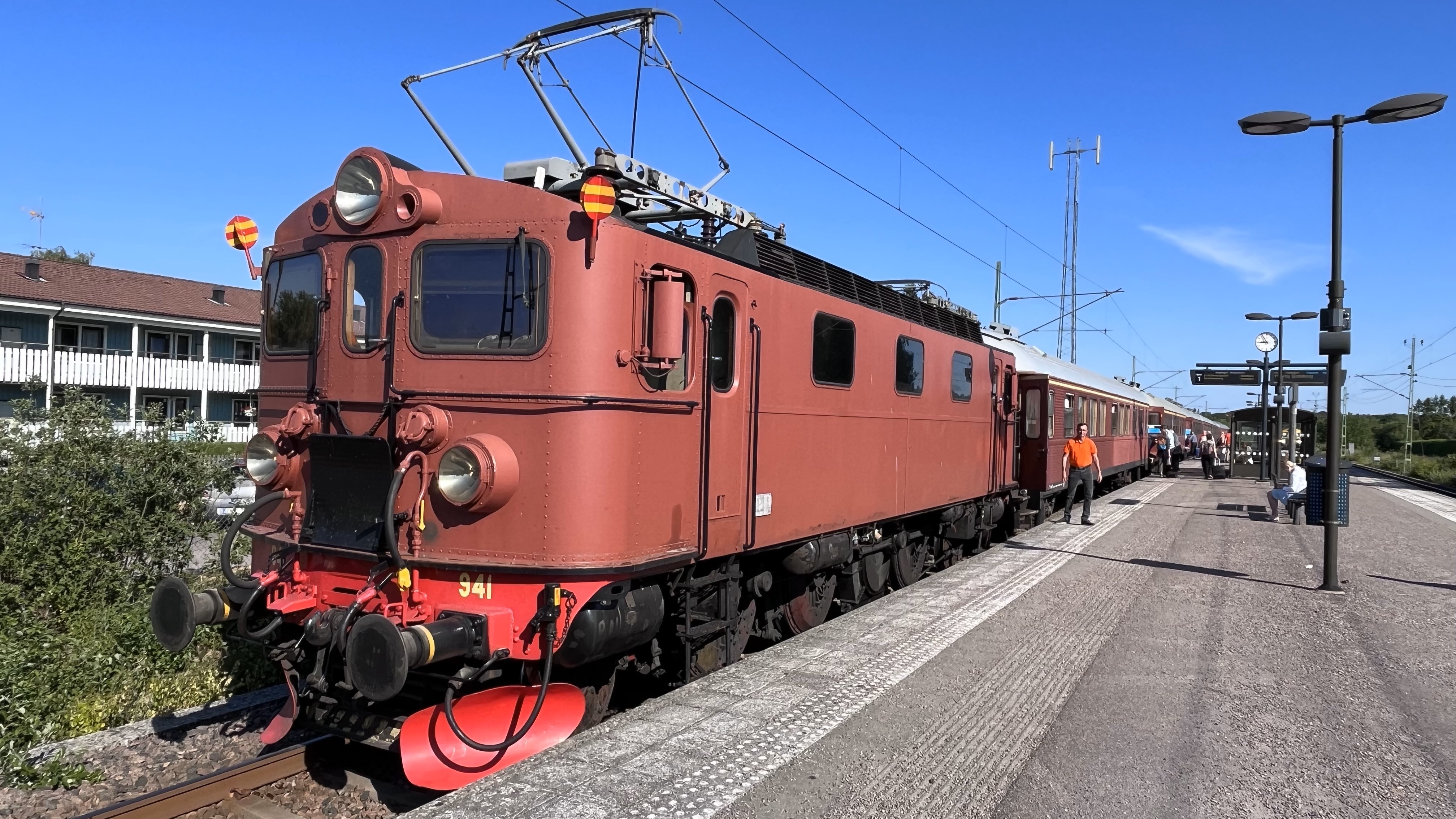 På bilden ser man ett gammalt tåg från 60-talet