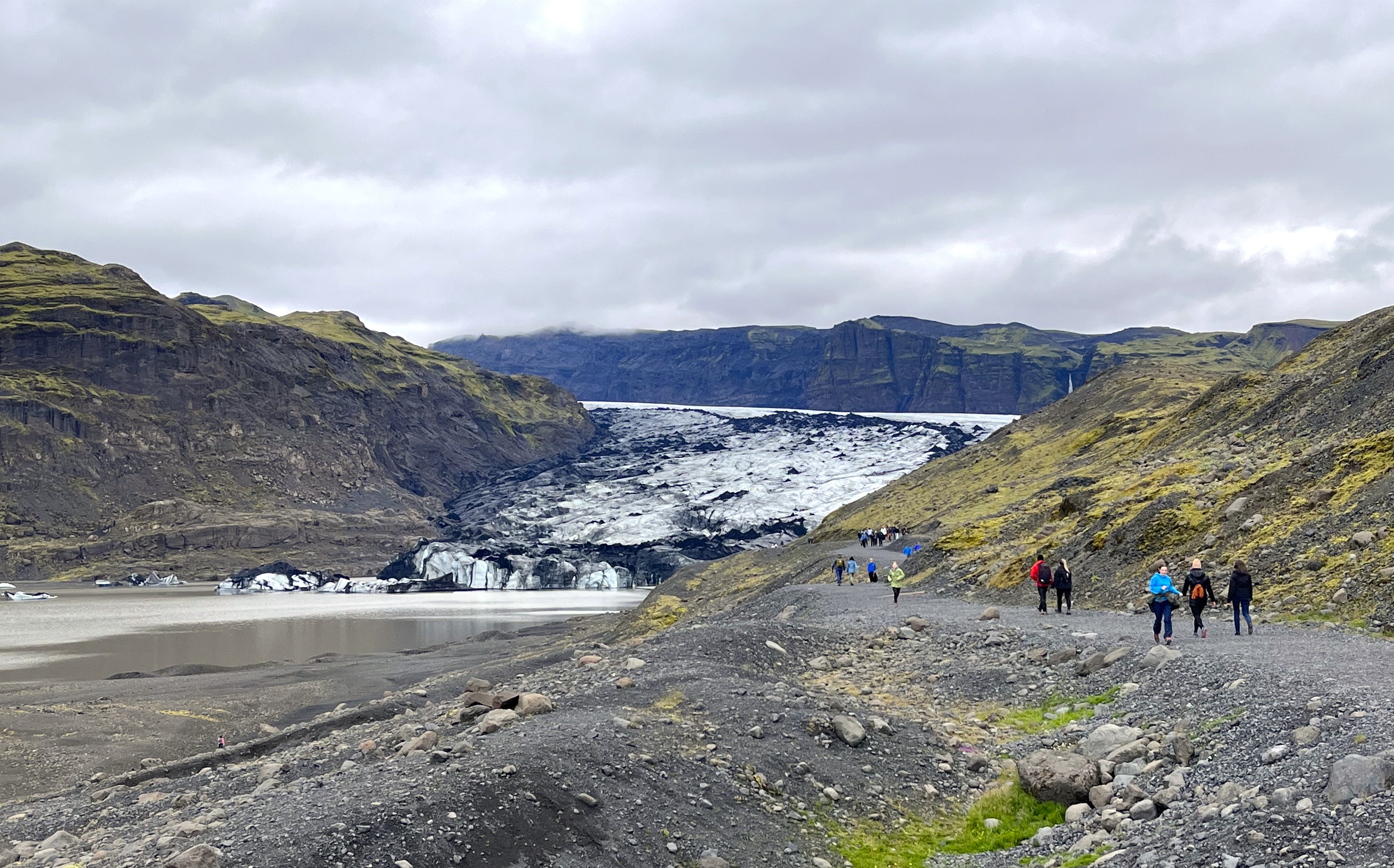 På bilden ser vi glaciär på island