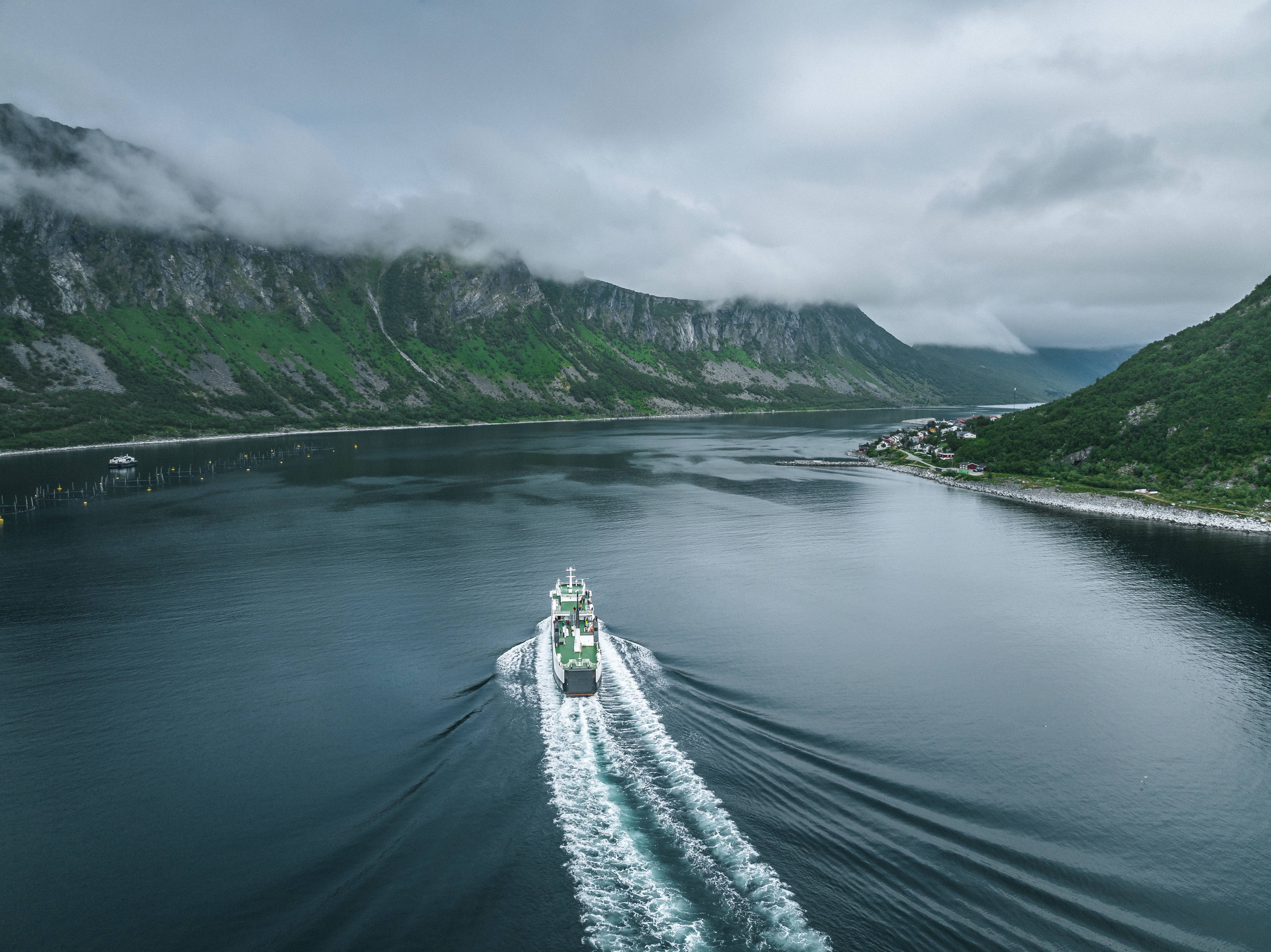 Färja från Gryllefjord på Senja till Andenes i Vesterålen